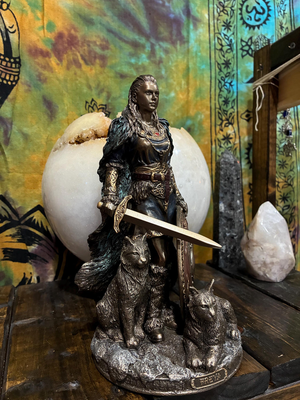Freya Statue 8 3/8 Inch | Freyja Shield Maiden Figurine | Norse Goddess w/ Cats | Viking Altar Decor | Love War Magic Gift