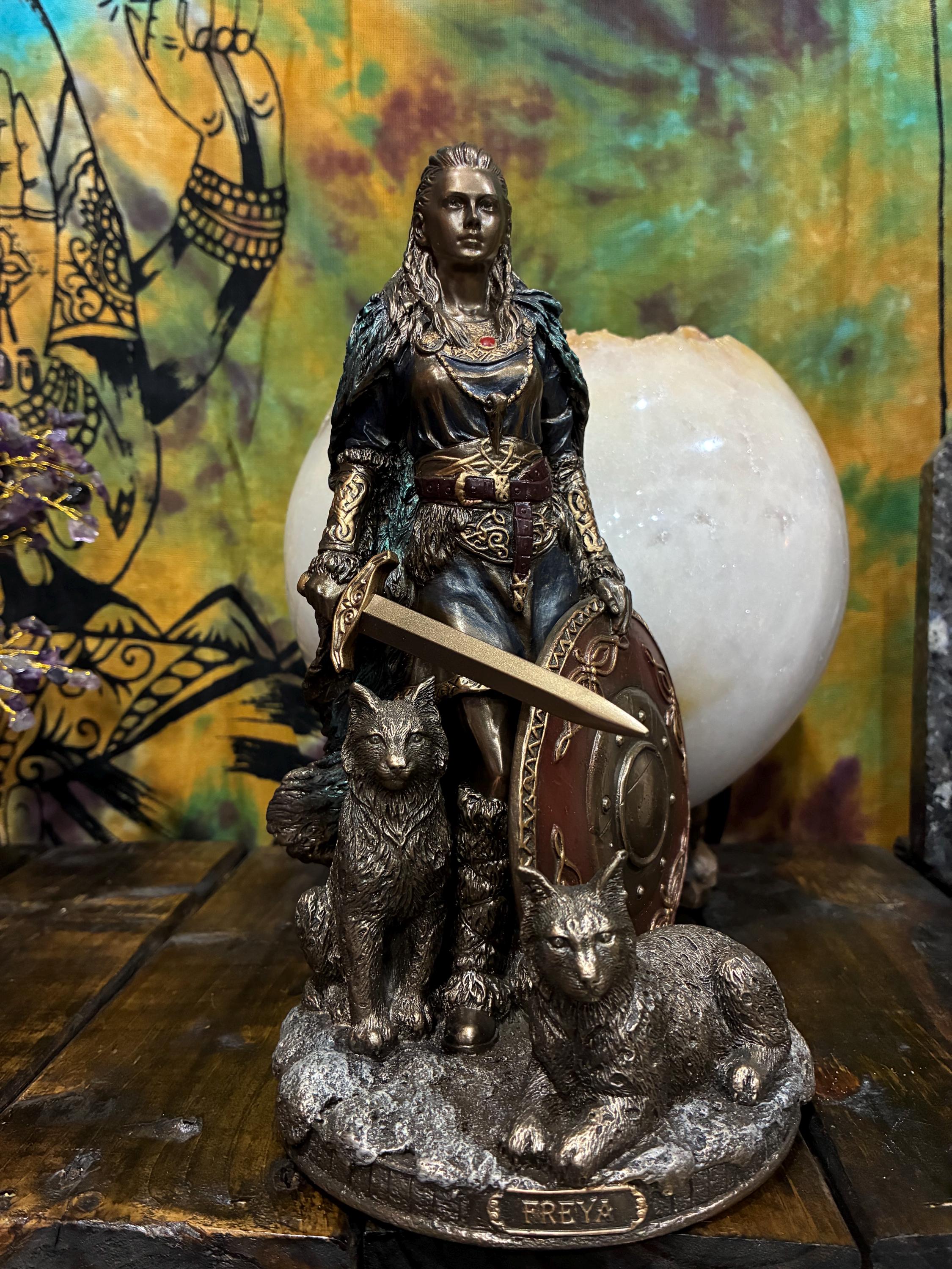Freya Statue 8 3/8 Inch | Freyja Shield Maiden Figurine | Norse Goddess w/ Cats | Viking Altar Decor | Love War Magic Gift