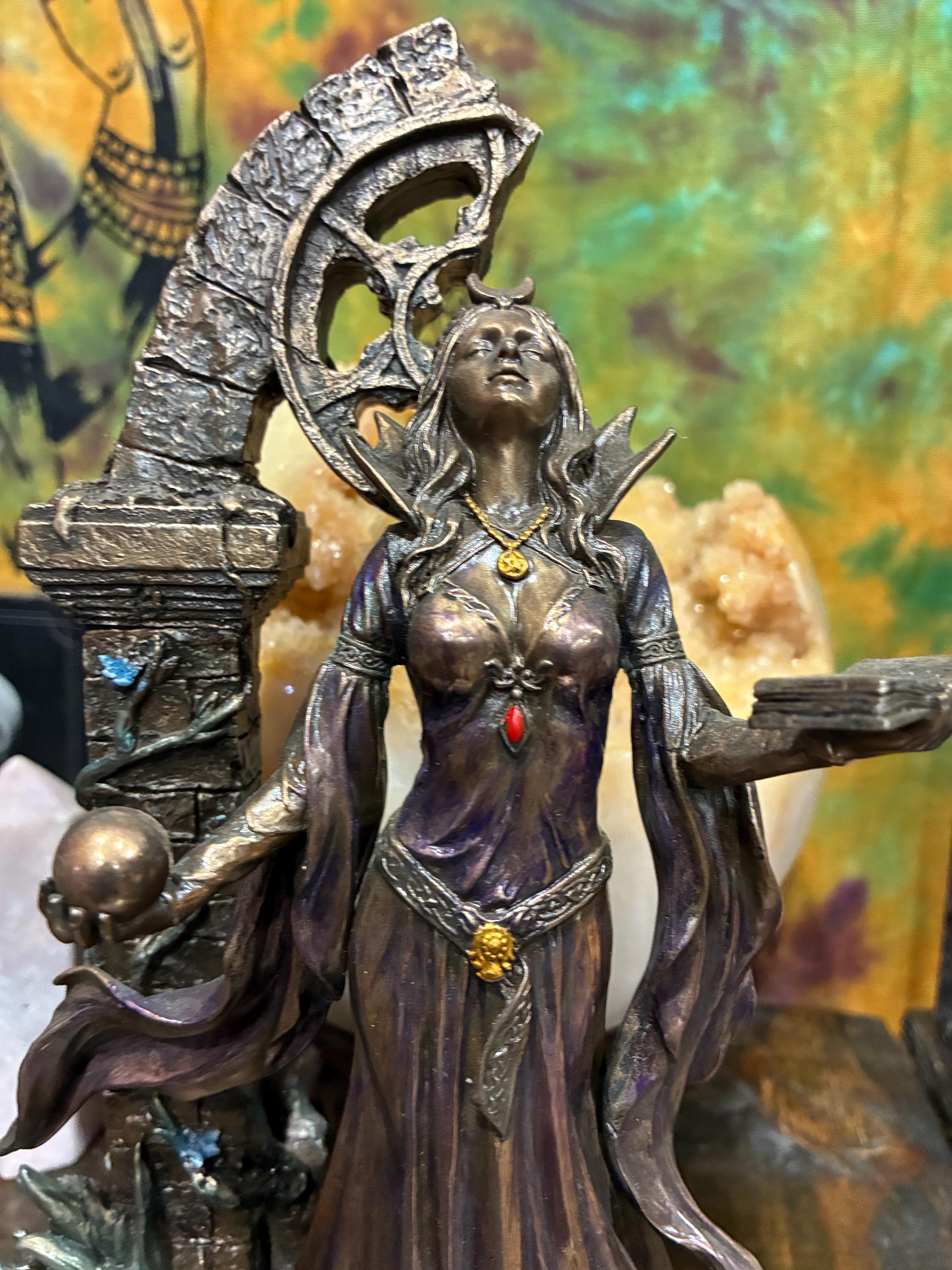Aradia Goddess Statue – Bronze-Tone Italian Witch Altar Decor