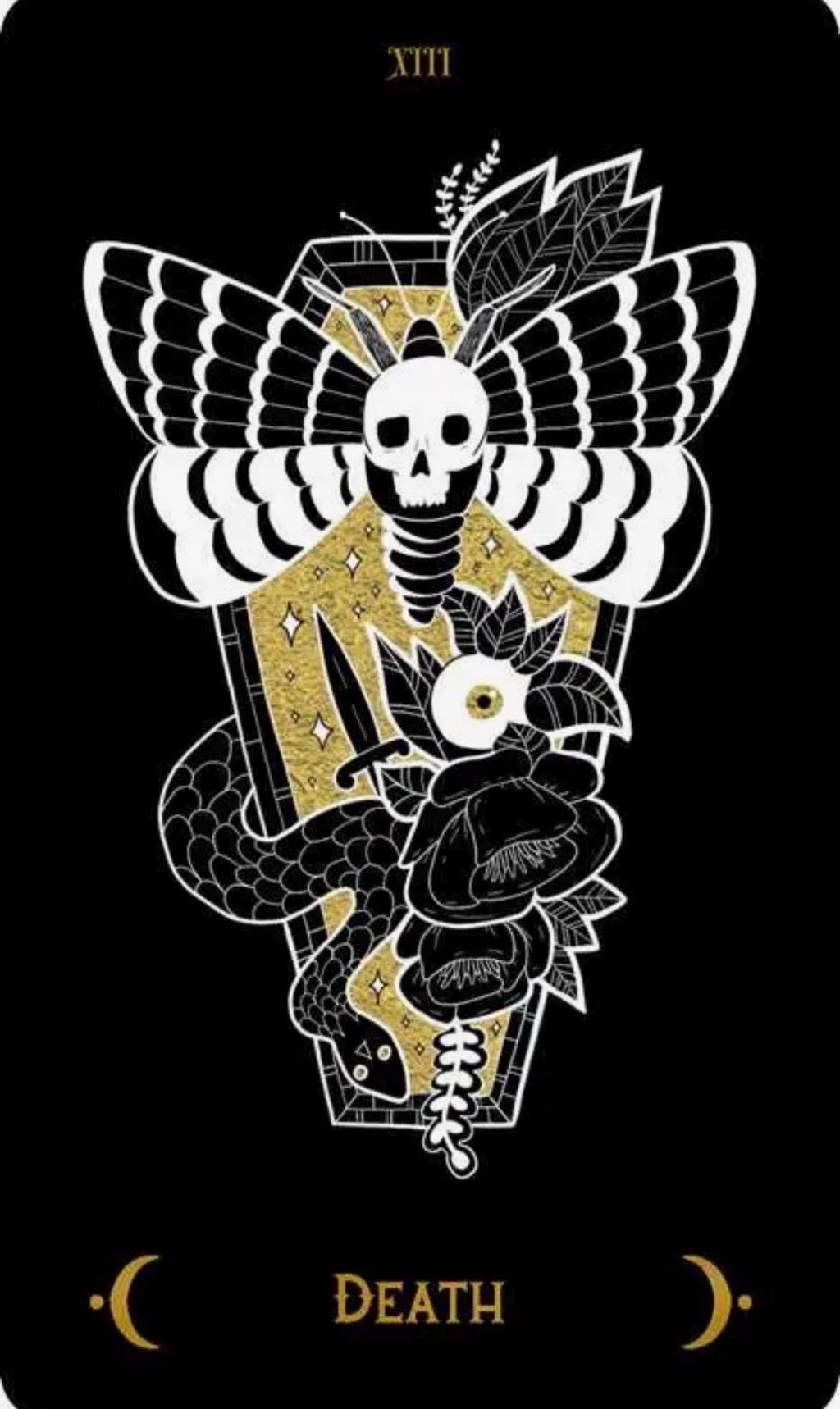 Macabre tarot deck