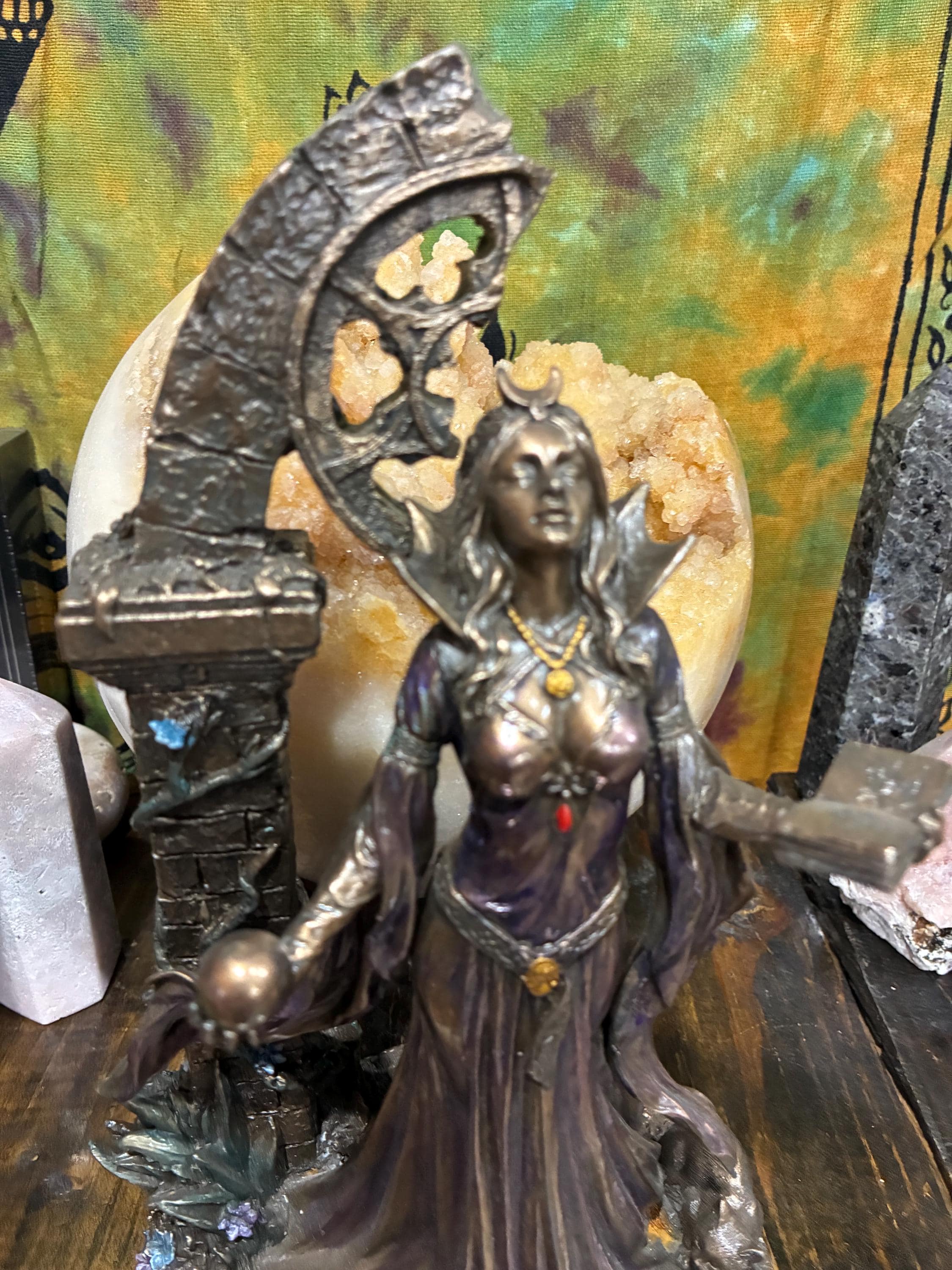 Aradia Goddess Statue – Bronze-Tone Italian Witch Altar Decor