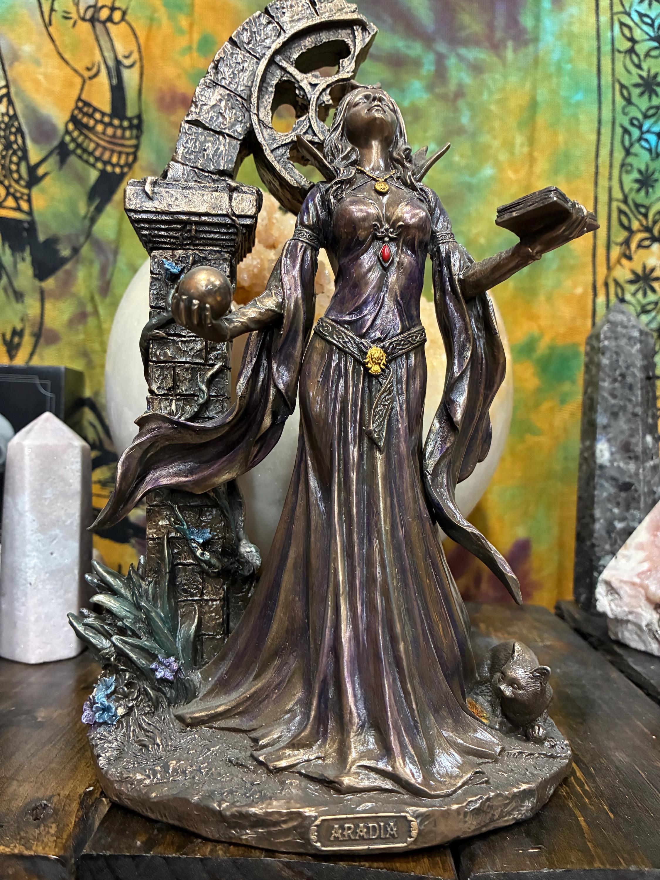 Aradia Goddess Statue – Bronze-Tone Italian Witch Altar Decor
